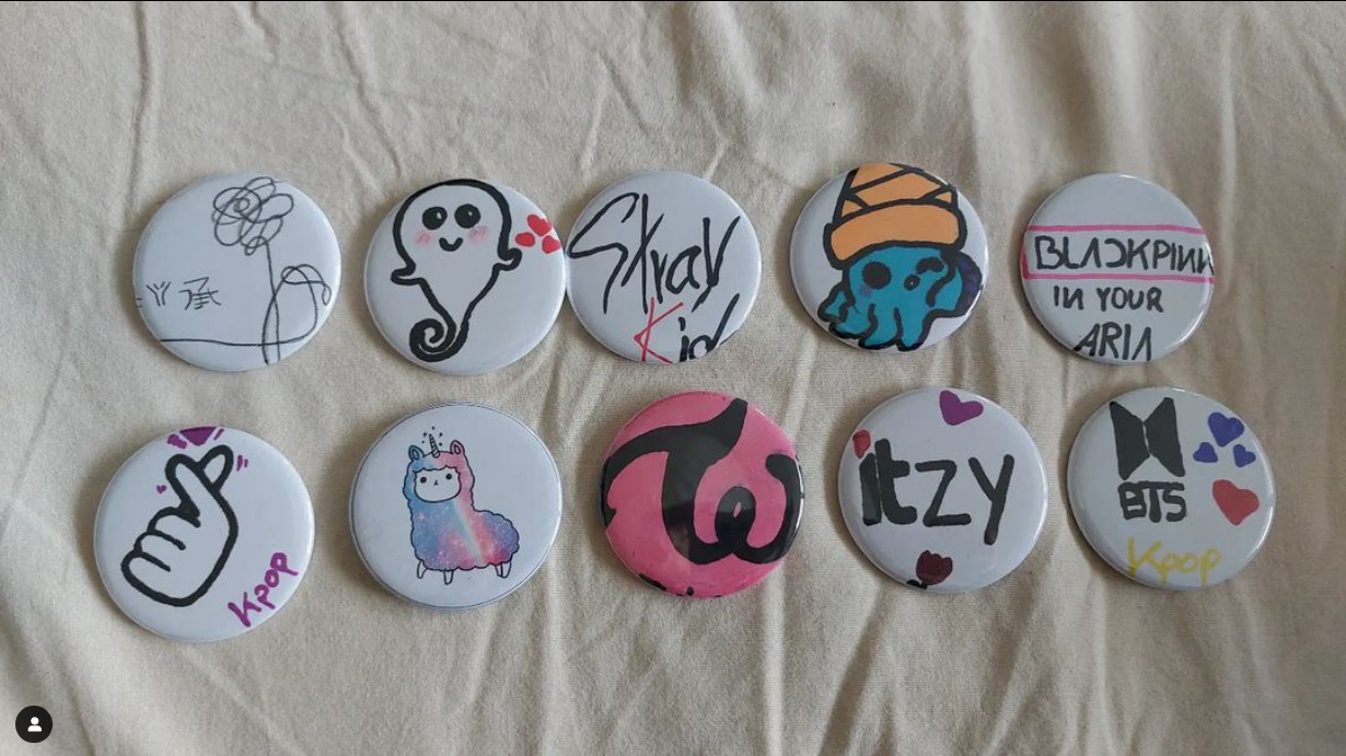 Selbst gestaltete Buttons liegen nebeneinader